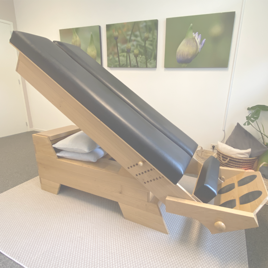Body Stress Release behandelbank kantelt omlaag